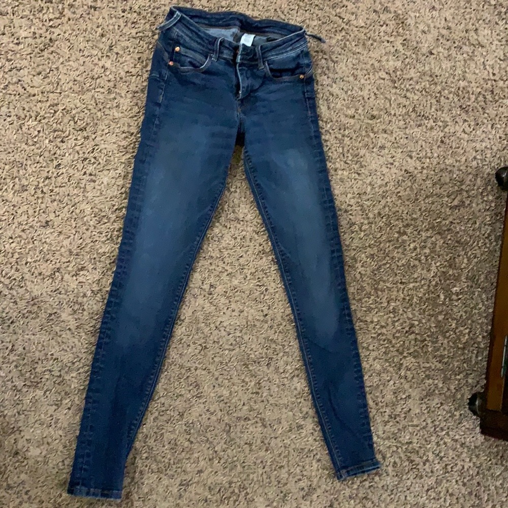 Size 25/30 H&M skinny jeans